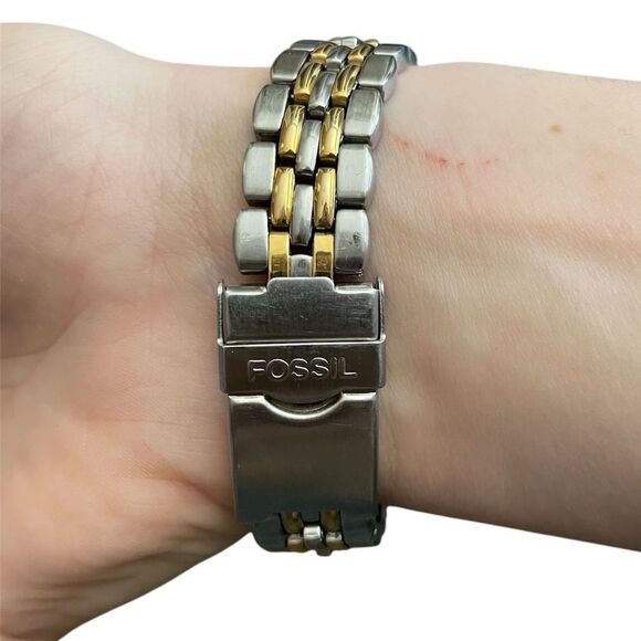 Fossil Two-Tone Silver Gold Stainless Steel Quartz Watch White Dial - Picture 3 of 4